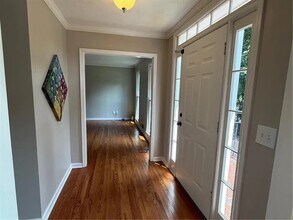 2329 Milstead Cir NE in Marietta, GA - Foto de edificio - Building Photo