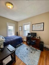 7 Fuller St, Unit 5A in Waltham, MA - Foto de edificio - Building Photo