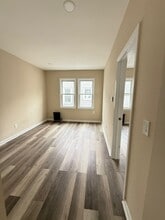 420 Bacheller Ave, Unit 2b in Linden, NJ - Foto de edificio - Building Photo