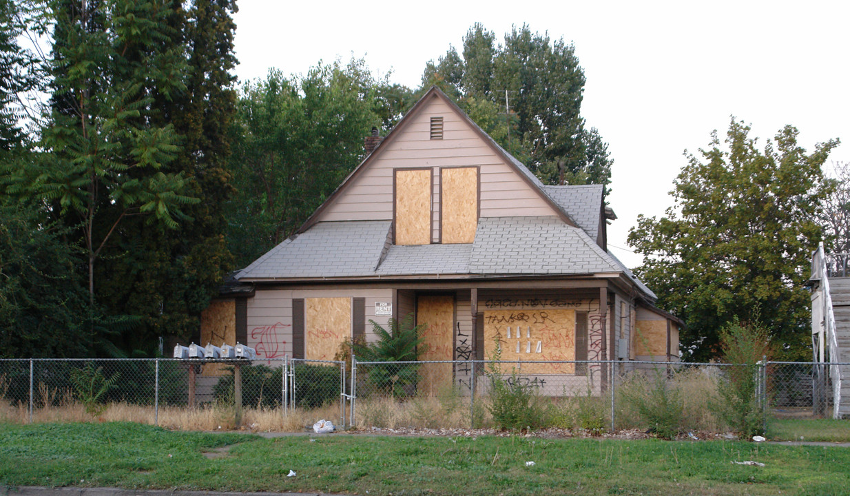 111 N Naches Ave in Yakima, WA - Building Photo