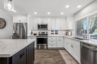 7340 N Vía Camello Del Norte, Unit 234 in Scottsdale, AZ - Building Photo - Building Photo