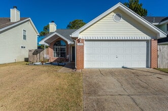 1221 Charleston Cir in Fort Walton Beach, FL - Building Photo - Building Photo