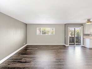 825 Normark Terrace in Vista, CA - Building Photo - Building Photo