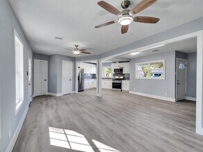 1009 Ruby Ln in Orange, TX - Building Photo - Building Photo