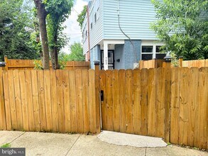 702 56th Pl NE in Washington, DC - Building Photo - Building Photo