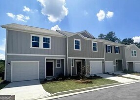 303 Hynes Dr in Villa Rica, GA - Building Photo