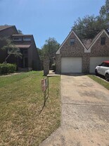 8111 Baywood Dr, Unit A in Austin, TX - Building Photo