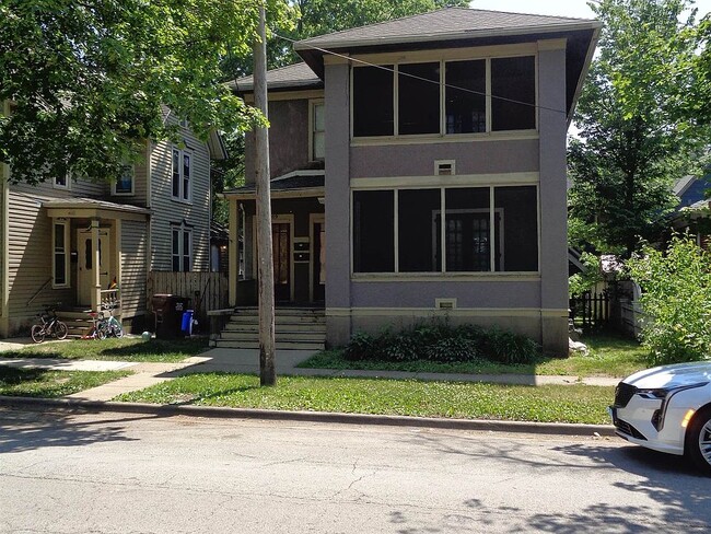 409 Grove St in Rockford, IL - Building Photo - Building Photo