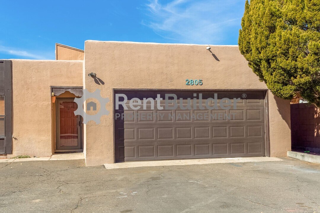 2805 Palo Verde Dr NE in Albuquerque, NM - Building Photo