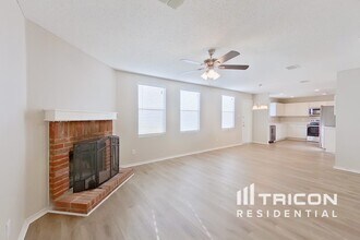 16616 Jasmine Springs Dr in Justin, TX - Building Photo - Building Photo
