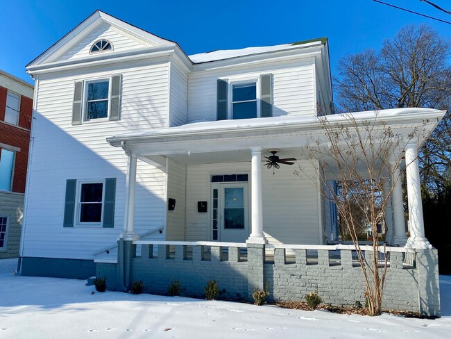 property at 1643 Monroe St