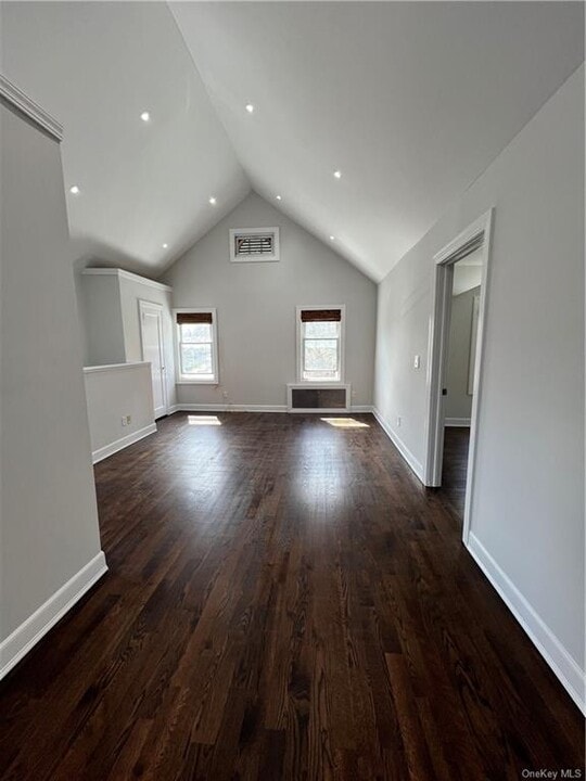 72 Leroy Ave in Yonkers, NY - Building Photo