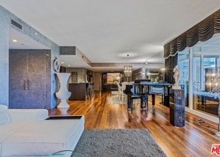 6250 Hollywood Blvd in Los Angeles, CA - Foto de edificio - Building Photo