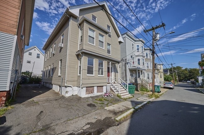 19 Whittier St in Lynn, MA - Building Photo - Building Photo