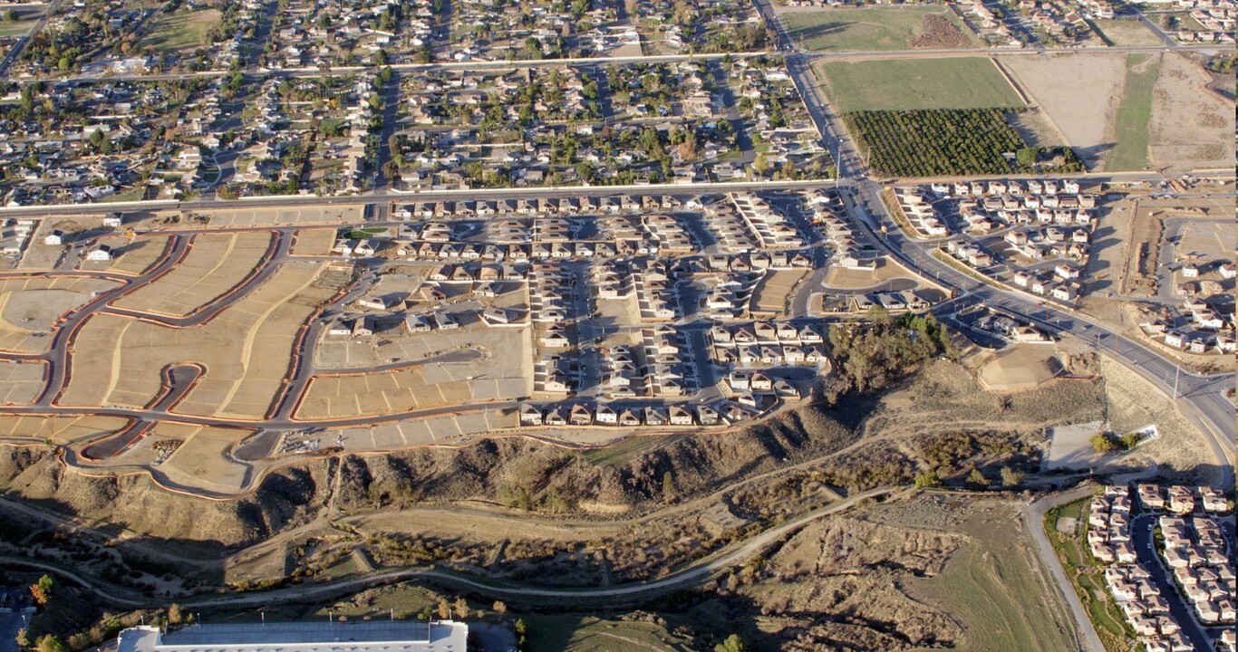 Sonoma at Spring Mountain Ranch in Riverside, CA - Building Photo