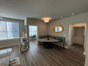 425 El Rio St in San Marcos, TX - Building Photo - Building Photo
