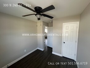 300 N 2nd St in Austin, AR - Building Photo - Building Photo