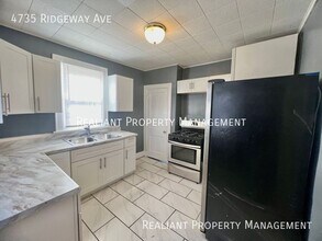 4735 Ridgeway Ave in Cincinnati, OH - Building Photo - Building Photo