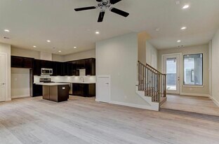 1106 Fuschia Rd in Houston, TX - Building Photo