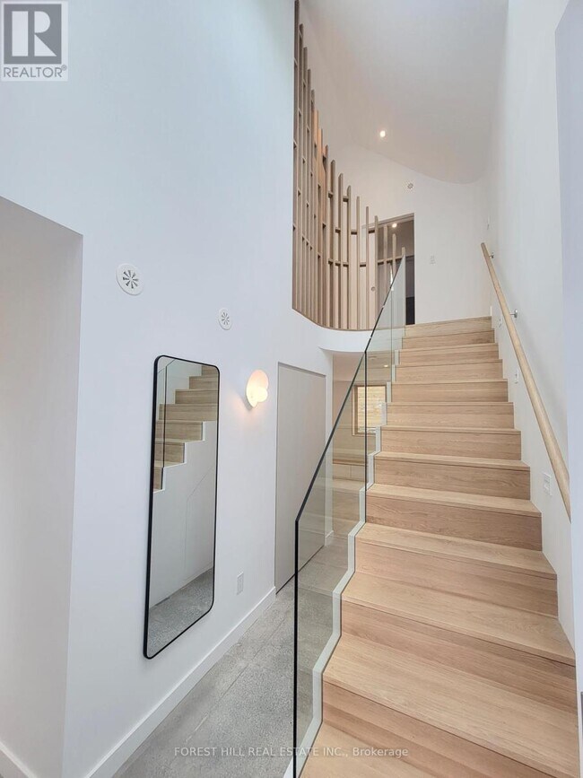 property at 839 Gladstone Ave