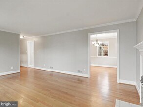 1919 Kenbar Ct in McLean, VA - Building Photo - Building Photo