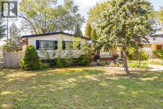 4307 Ashfield Cres in Windsor, ON - Building Photo - Building Photo