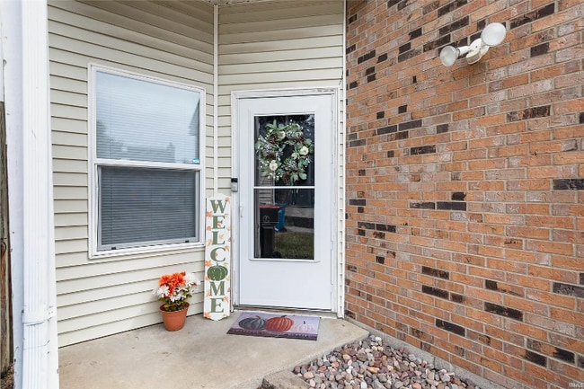 5928 Crossfield Dr in Evansville, IN - Building Photo - Building Photo