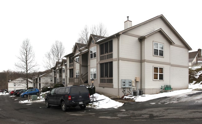 The Village at White Hall in Fairmont, WV - Foto de edificio - Building Photo