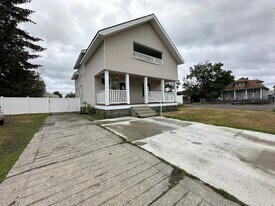 4704 N Lacey St in Spokane, WA - Building Photo
