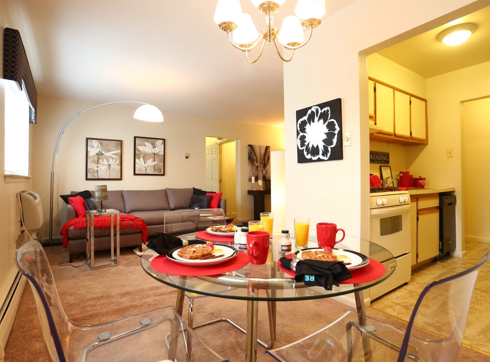 Mount Penn Manor Apartments in Reading, PA - Building Photo