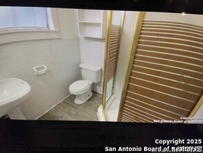 530 W Summit Ave. in San Antonio, TX - Building Photo - Building Photo