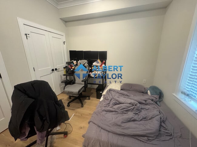 158 Everett St, Unit 102
