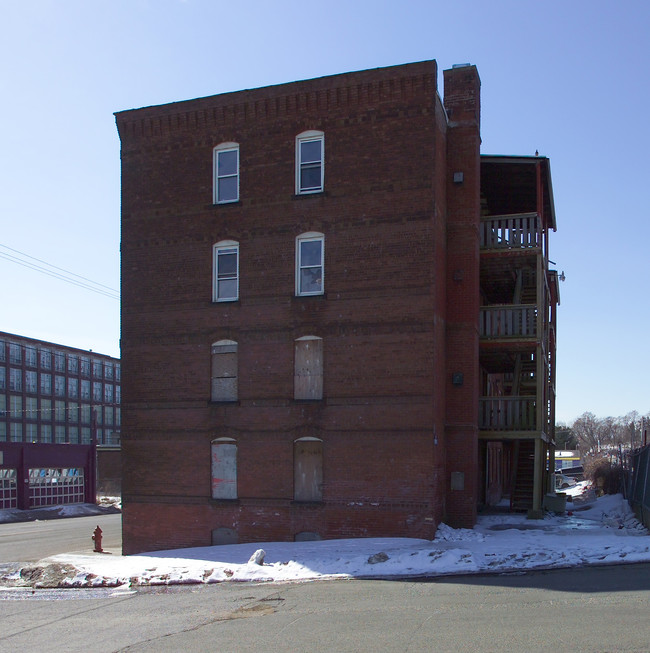 62-64 Commercial St in Holyoke, MA - Building Photo - Building Photo