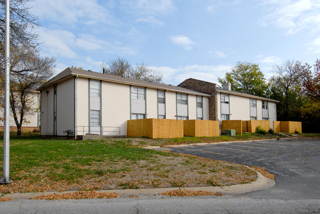 The Greens Apartments in Kansas City, MO - Building Photo - Building Photo