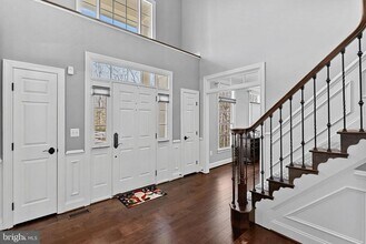 8138 Rondelay Ln in Fairfax Station, VA - Building Photo - Building Photo