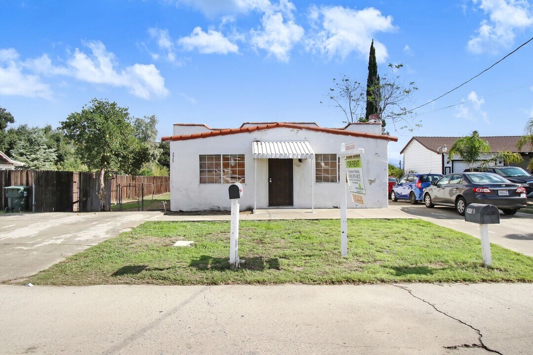 3945 Severance Ave in San Bernardino, CA - Building Photo