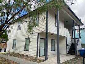 1707 Dawson St in San Antonio, TX - Building Photo