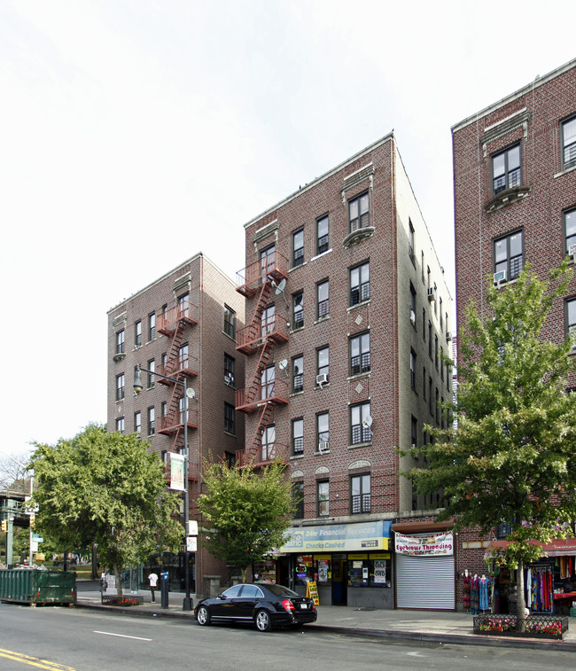 1-15 E Gun Hill Rd in Bronx, NY - Foto de edificio - Building Photo