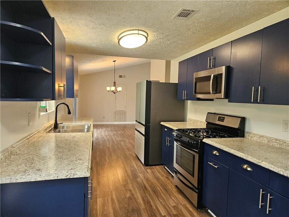 20 Hartley Woods Dr in Kennesaw, GA - Building Photo