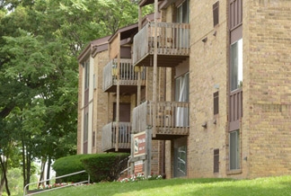 White Oaks Apartments in Catonsville, MD - Building Photo