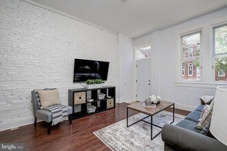 23 N Patterson Park Ave in Baltimore, MD - Building Photo - Building Photo