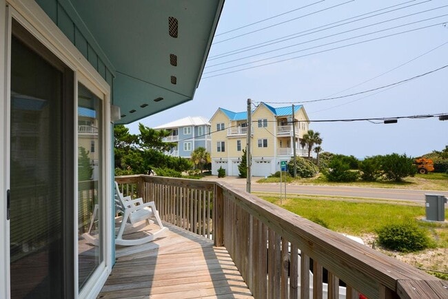 2 Banks Channel in Surf City, NC - Building Photo - Building Photo