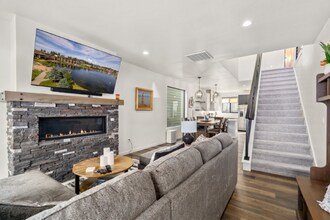 3242 N Rosalia Rd in Coeur d'Alene, ID - Building Photo - Building Photo