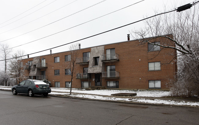 Westmont Apartments in Cincinnati, OH - Building Photo - Building Photo