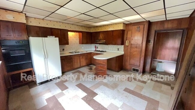 property at 121 Cutler St