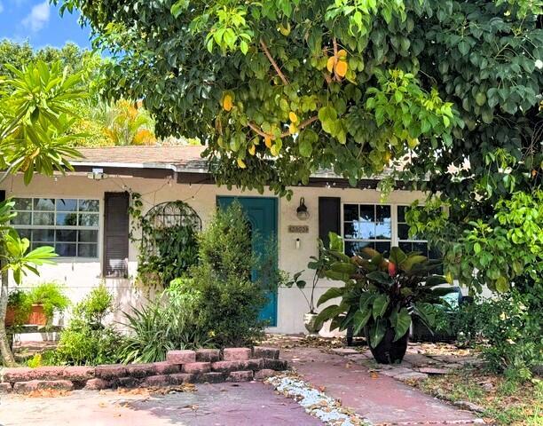 3803 Heather Dr W in Greenacres, FL - Building Photo