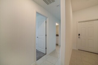 4206 84th Ct E in Palmetto, FL - Foto de edificio - Building Photo