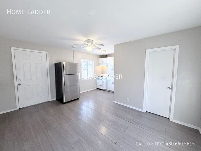 property at 927 S 35th Ave