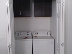 1129 S Forest Ave, Unit 3 in Chanute, KS - Building Photo - Building Photo