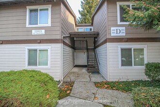 12621 NE 130th Way in Kirkland, WA - Building Photo - Building Photo